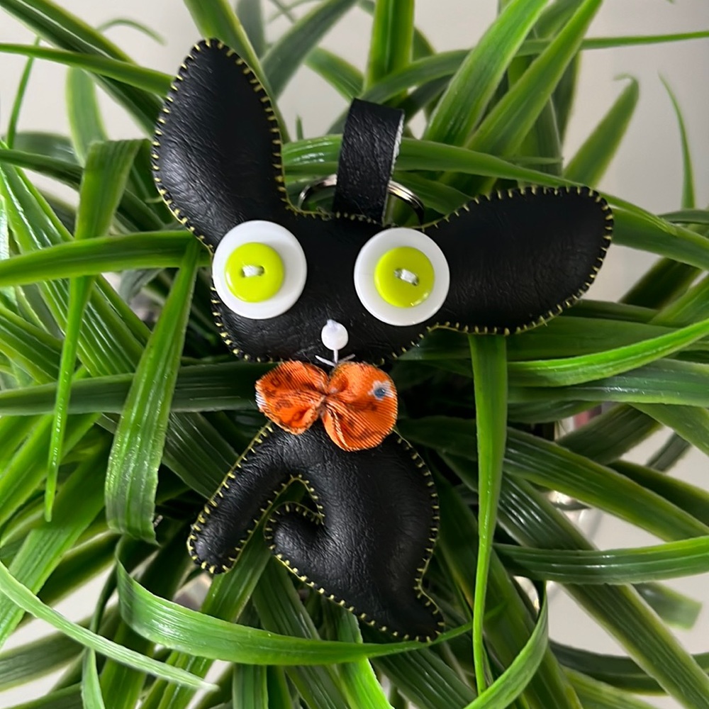 Small Petite Black Cat 🖤